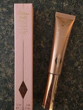 Charlotte Tilbury Beauty Light Wand Highlighter - Rose Gold Tube & Pink Box